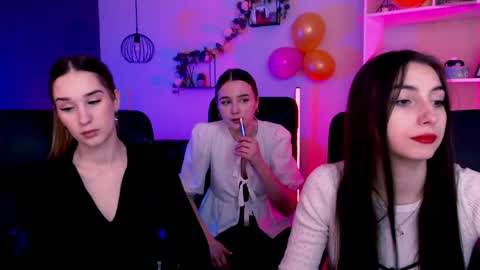 leslie_bird online show from 04-03-26, 08:12