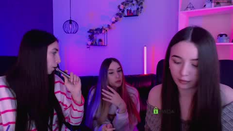 leslie_bird online show from 04-06-26, 08:59