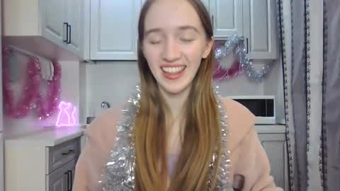  LESLIE   online show from 12-24-24, 10:06