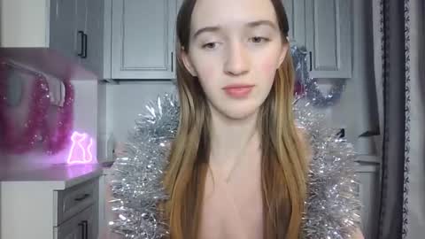  LESLIE   online show from 12-26-24, 12:14