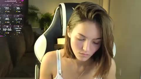 Snapshot of leslie_scottt chatting on 07-04-26, 01:01 Leslie online show from 07-04-26, 01:01