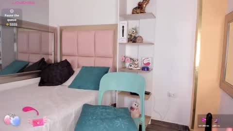 Lesly online show from 01-22-25, 01:11