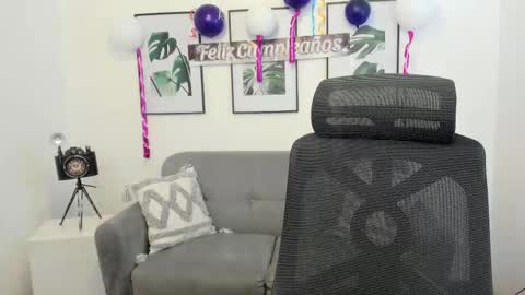 Snapshot of leslyflorez chatting on 02-11-25, 08:20 Lesly online show from 02-11-25, 08:20