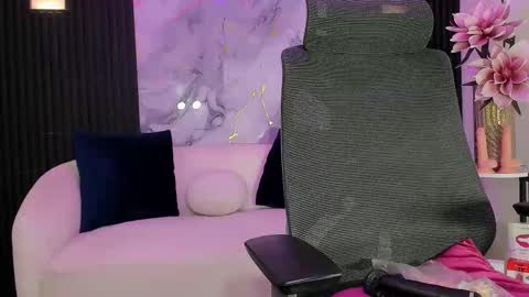 Snapshot of leslyflorez chatting on 09-29-25, 03:22 Lesly online show from 09-29-25, 03:22