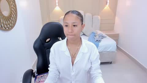 Snapshot of leslysimpson chatting on 07-02-26, 07:42 online show from 07-02-26, 07:42