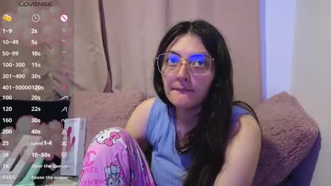 Snapshot of lessliee chatting on 05-04-26, 06:53 lessliee online show from 05-04-26, 06:53