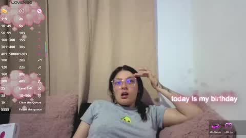 Snapshot of lessliee chatting on 05-19-26, 07:37 lessliee online show from 05-19-26, 07:37
