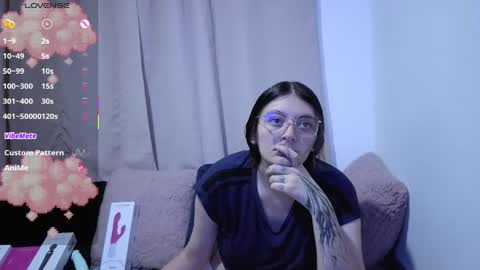 Snapshot of lessliee chatting on 06-05-26, 07:58 lessliee online show from 06-05-26, 07:58