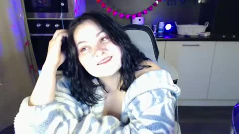 Snapshot of lesssi_ chatting on 02-26-25, 07:31 Alison online show from 02-26-25, 07:31