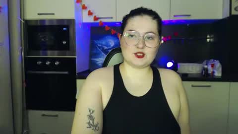 Snapshot of lesssi_ chatting on 03-08-25, 02:01 Alison online show from 03-08-25, 02:01