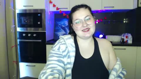 Snapshot of lesssi_ chatting on 03-08-25, 05:49 Alison online show from 03-08-25, 05:49