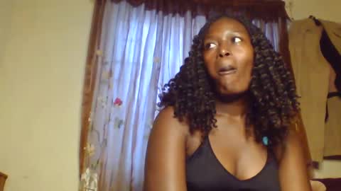 Snapshot of letecia557422 chatting on 02-22-25, 06:28 Letecia557422 online show from 02-22-25, 06:28