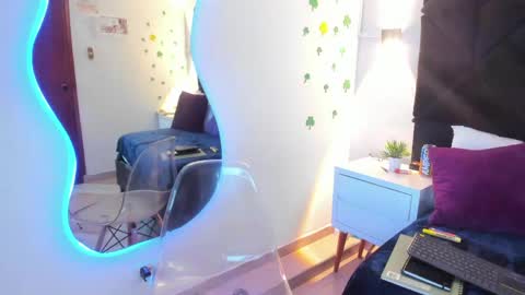 Snapshot of letiziia_sky chatting on 05-28-26, 08:28 letiziia online show from 05-28-26, 08:28