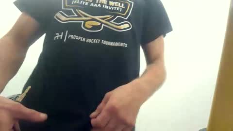 Snapshot of letmehitthat1986 chatting on 10-19-25, 03:07 letmehitthat1986 online show from 10-19-25, 03:07