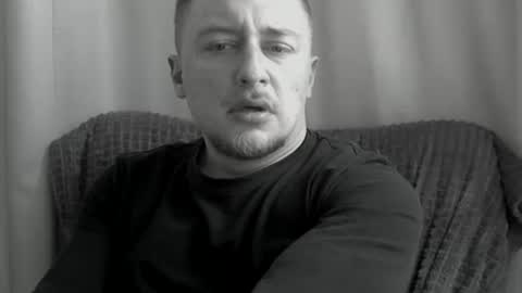 Snapshot of lev1ngston chatting on 04-12-26, 12:32 lev1ngston online show from 04-12-26, 12:32