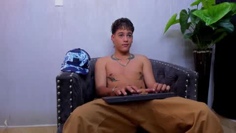 Snapshot of levy_steve chatting on 12-30-24, 03:03 LevySteven online show from 12-30-24, 03:03