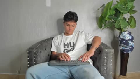 Snapshot of levy_steve chatting on 01-23-25, 04:52 LevySteven online show from 01-23-25, 04:52