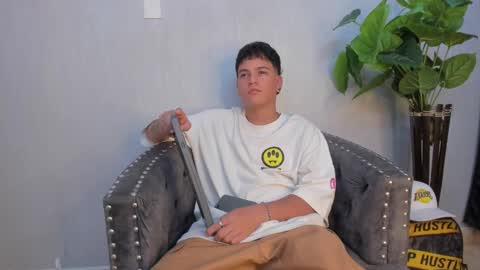 Snapshot of levy_steve chatting on 01-26-25, 05:56 LevySteven online show from 01-26-25, 05:56