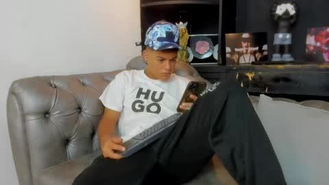Snapshot of levy_steve chatting on 02-23-25, 03:13 LevySteven online show from 02-23-25, 03:13