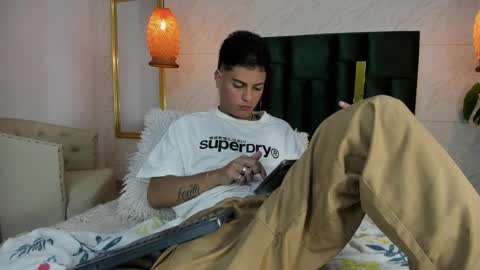 Snapshot of levy_steve chatting on 11-06-25, 04:13 LevySteven online show from 11-06-25, 04:13