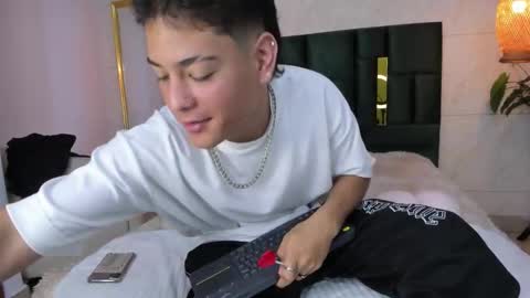 Snapshot of levy_steve chatting on 11-08-25, 05:51 LevySteven online show from 11-08-25, 05:51