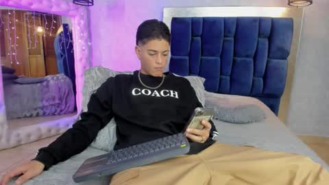 Snapshot of levy_steve chatting on 12-05-25, 03:15 LevySteven online show from 12-05-25, 03:15