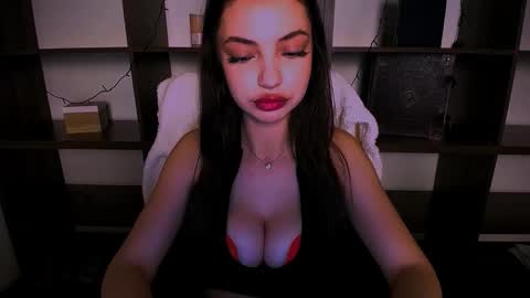 Snapshot of lexi_jos chatting on 12-27-24, 02:43 Alexia online show from 12-27-24, 02:43