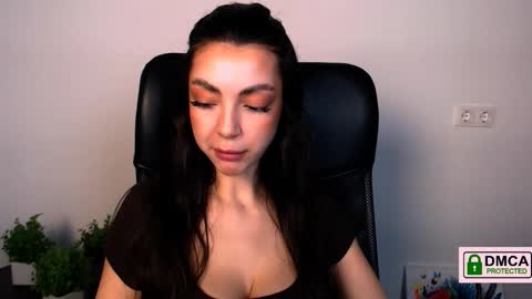 Alexia online show from 11-20-25, 01:33