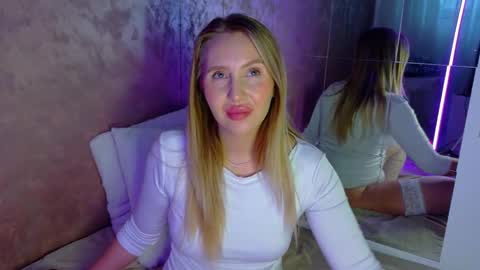 LEXXY online show from 11-20-25, 06:13