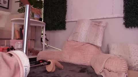 Lexi Smith online show from 04-15-26, 10:22