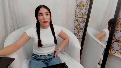 Snapshot of lexicutee chatting on 05-18-26, 07:09 LexiCutee online show from 05-18-26, 07:09