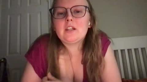 Snapshot of lexielilacs chatting on 01-09-25, 02:01 lexie online show from 01-09-25, 02:01