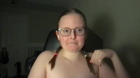 Snapshot of lexielilacs chatting on 02-25-25, 03:42 lexie online show from 02-25-25, 03:42