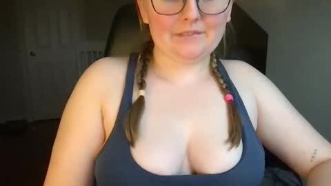 Snapshot of lexielilacs chatting on 10-30-25, 08:31 lexie online show from 10-30-25, 08:31