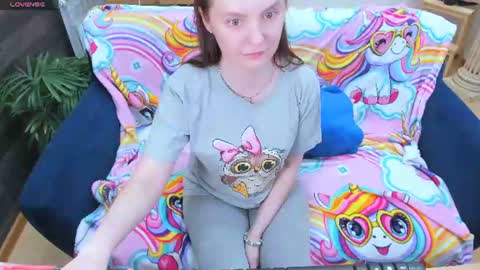 Snapshot of lexihoward chatting on 06-18-26, 06:35 Lexi online show from 06-18-26, 06:35