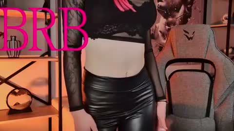 Snapshot of lexiwenford chatting on 06-25-26, 05:12 Lexi Wenford NO NUDE GODDESS online show from 06-25-26, 05:12