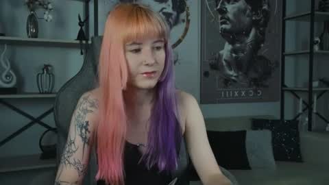 Snapshot of lexiwenford chatting on 07-19-26, 05:11 Lexi Wenford NO NUDE GODDESS online show from 07-19-26, 05:11