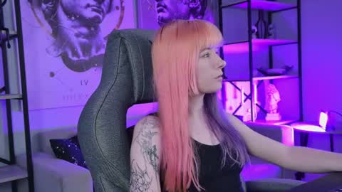 Snapshot of lexiwenford chatting on 07-22-26, 04:15 Lexi Wenford NO NUDE GODDESS online show from 07-22-26, 04:15
