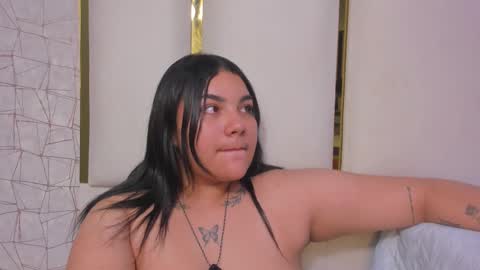 lexy and mia online show from 12-16-25, 03:06