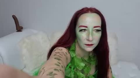 Snapshot of lexyleaf420 chatting on 10-31-25, 11:39 Lexy online show from 10-31-25, 11:39