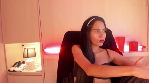 L I A  online show from 02-05-26, 04:17