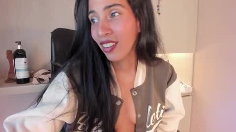 L I A  online show from 02-20-26, 06:26