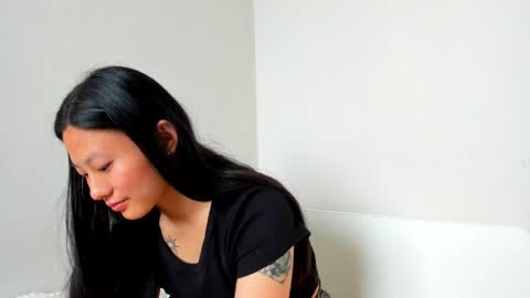 Snapshot of leyahanami chatting on 05-15-26, 05:25 Leya online show from 05-15-26, 05:25
