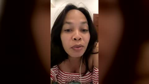 Snapshot of leyanne986106 chatting on 06-18-26, 12:53 leyanne986106 online show from 06-18-26, 12:53