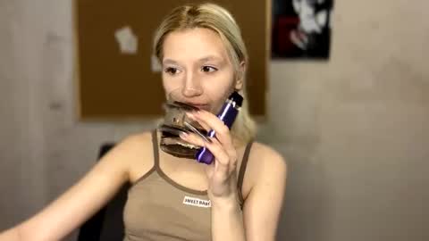 Leya online show from 11-16-25, 10:04