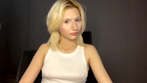 Leya online show from 11-30-25, 06:01