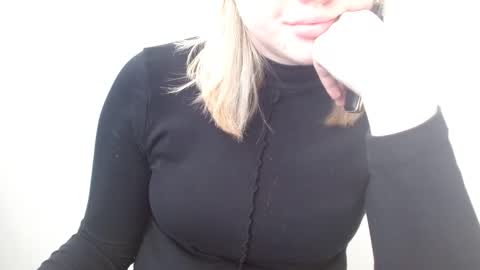 Leyla online show from 05-30-26, 06:32