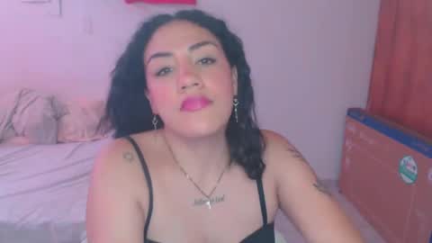 Snapshot of leylapregnant chatting on 09-23-25, 03:15 leylapregnant online show from 09-23-25, 03:15