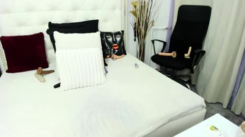 leyla online show from 01-15-25, 10:49