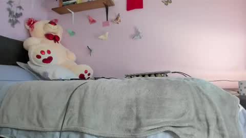 Leyna online show from 10-27-25, 06:23